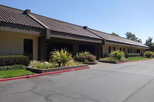 1372 N McDowell Blvd, Petaluma, CA 94954